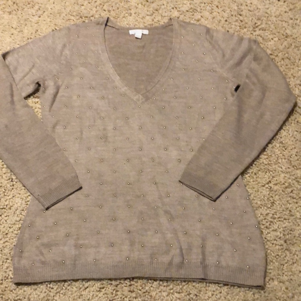 Excellent Condition Tan lightweight sweater w/gold